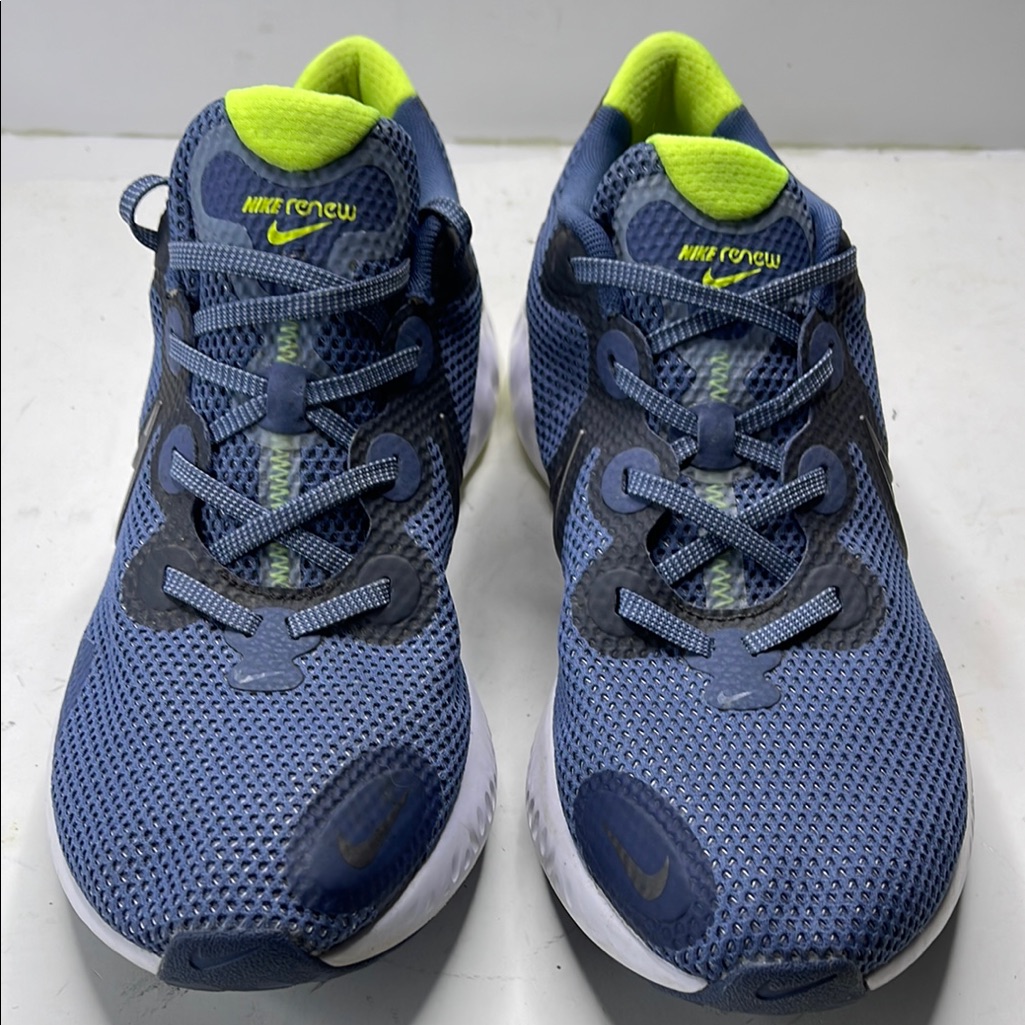 Nike Blue And Yellow Sneakers Modern Athletic Design